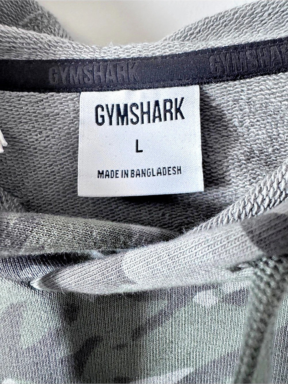 GYMSHARK Legacy Short Sleeve Crop Hoodie Camo Crop Hoodie Green Large NWT - Picture 3 of 5